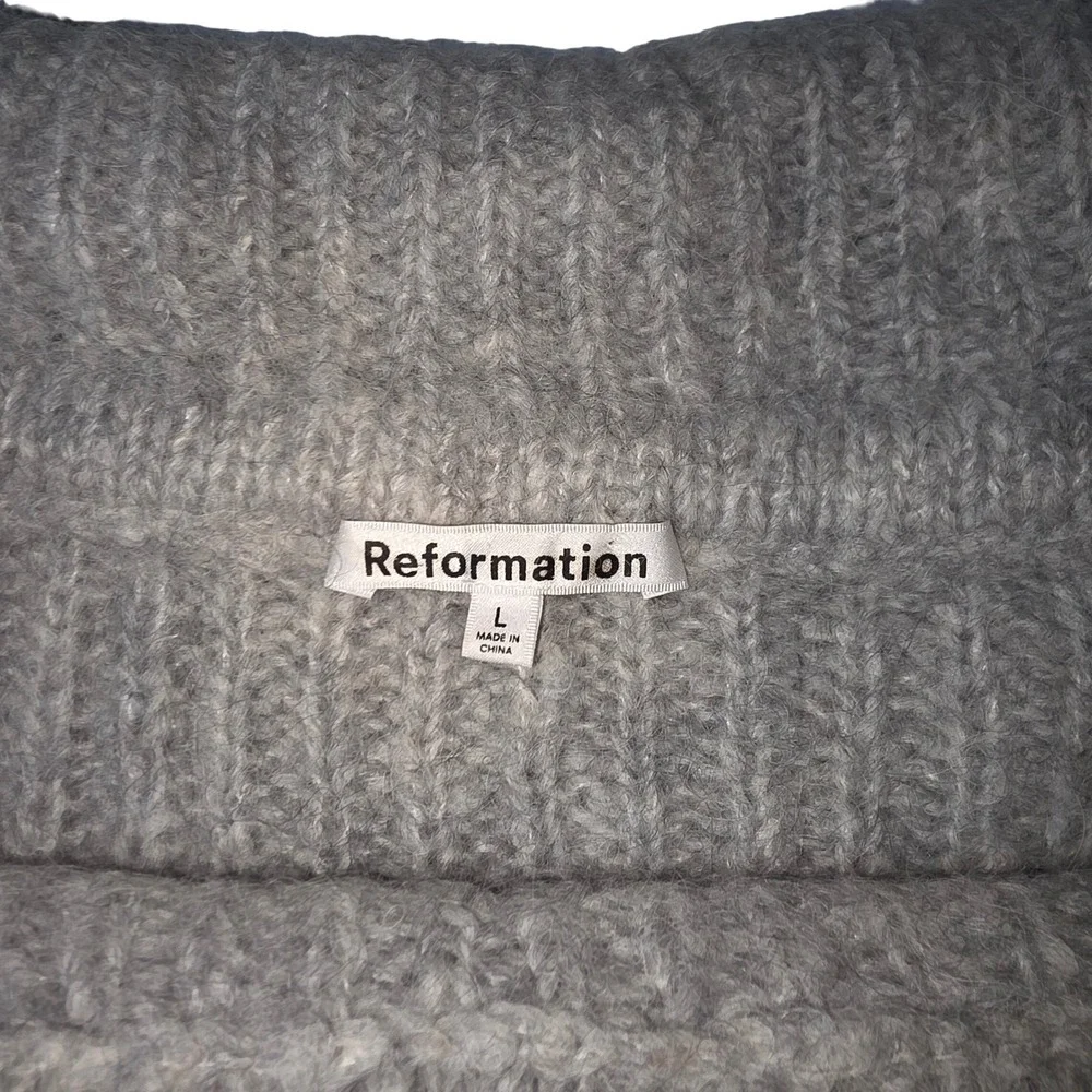 Reformation off shoulder